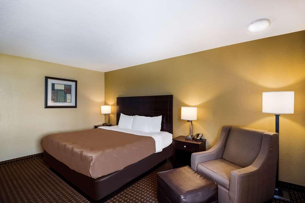 Quality Inn Де-Мойн Номер фото