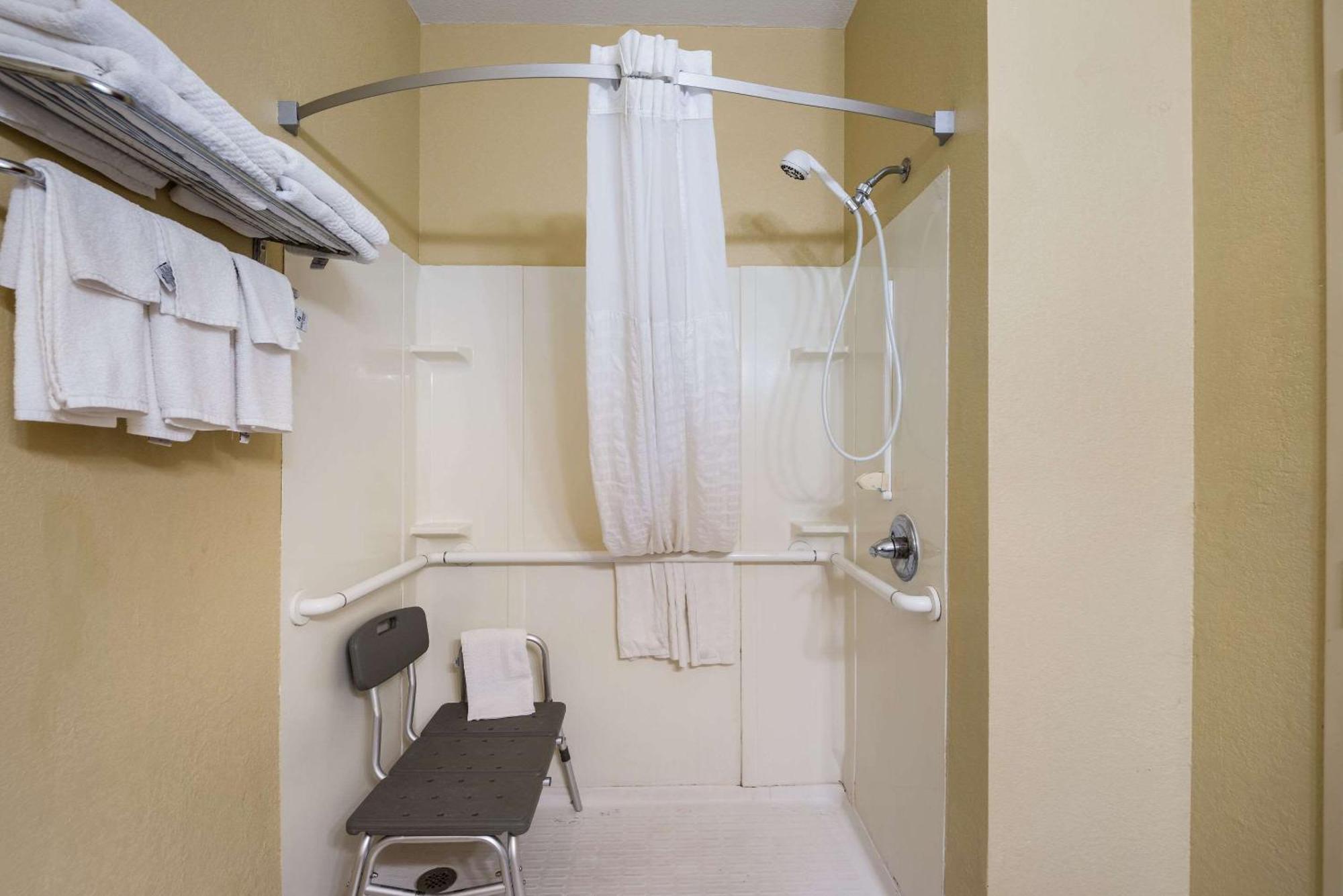 Quality Inn Де-Мойн Экстерьер фото