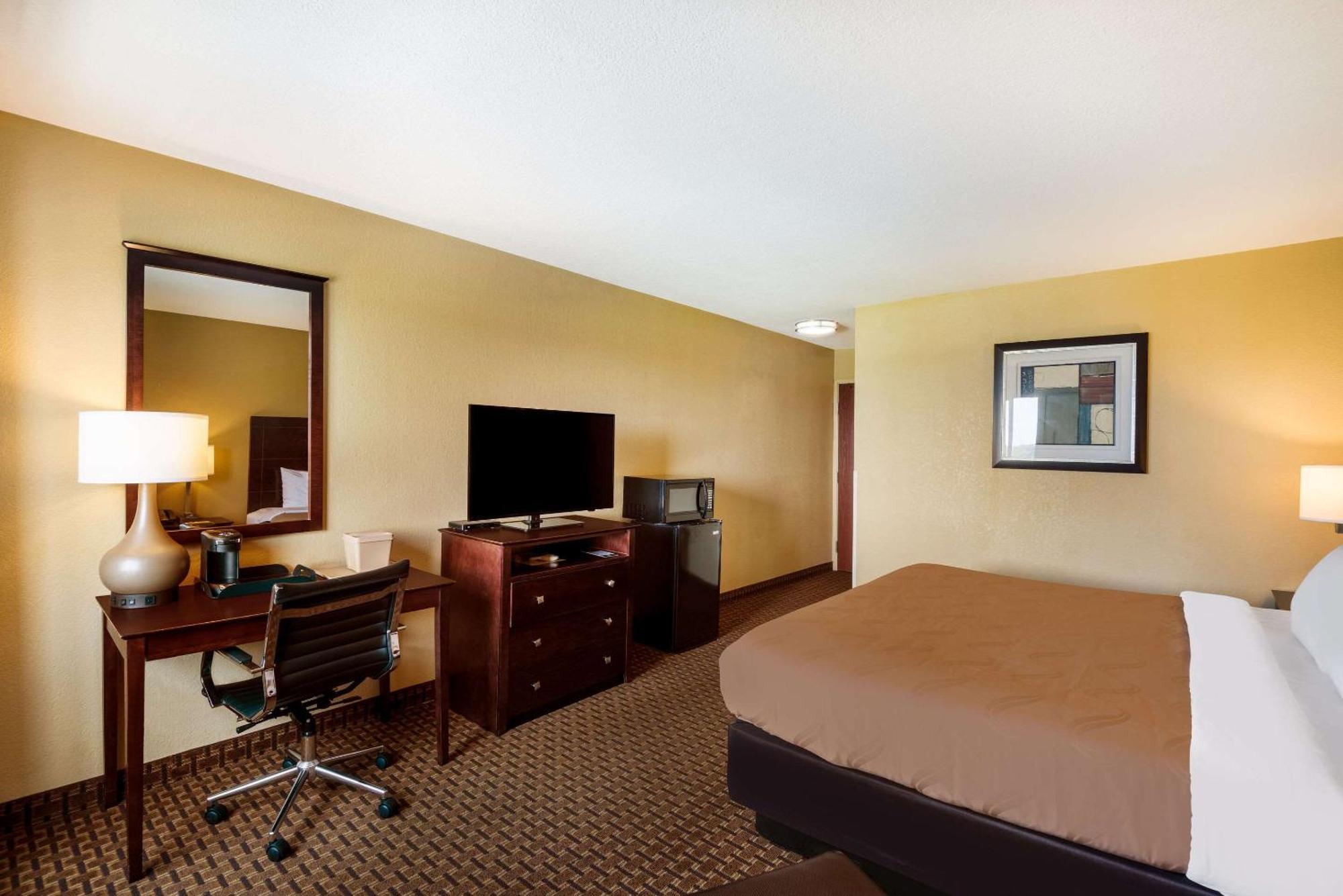 Quality Inn Де-Мойн Экстерьер фото