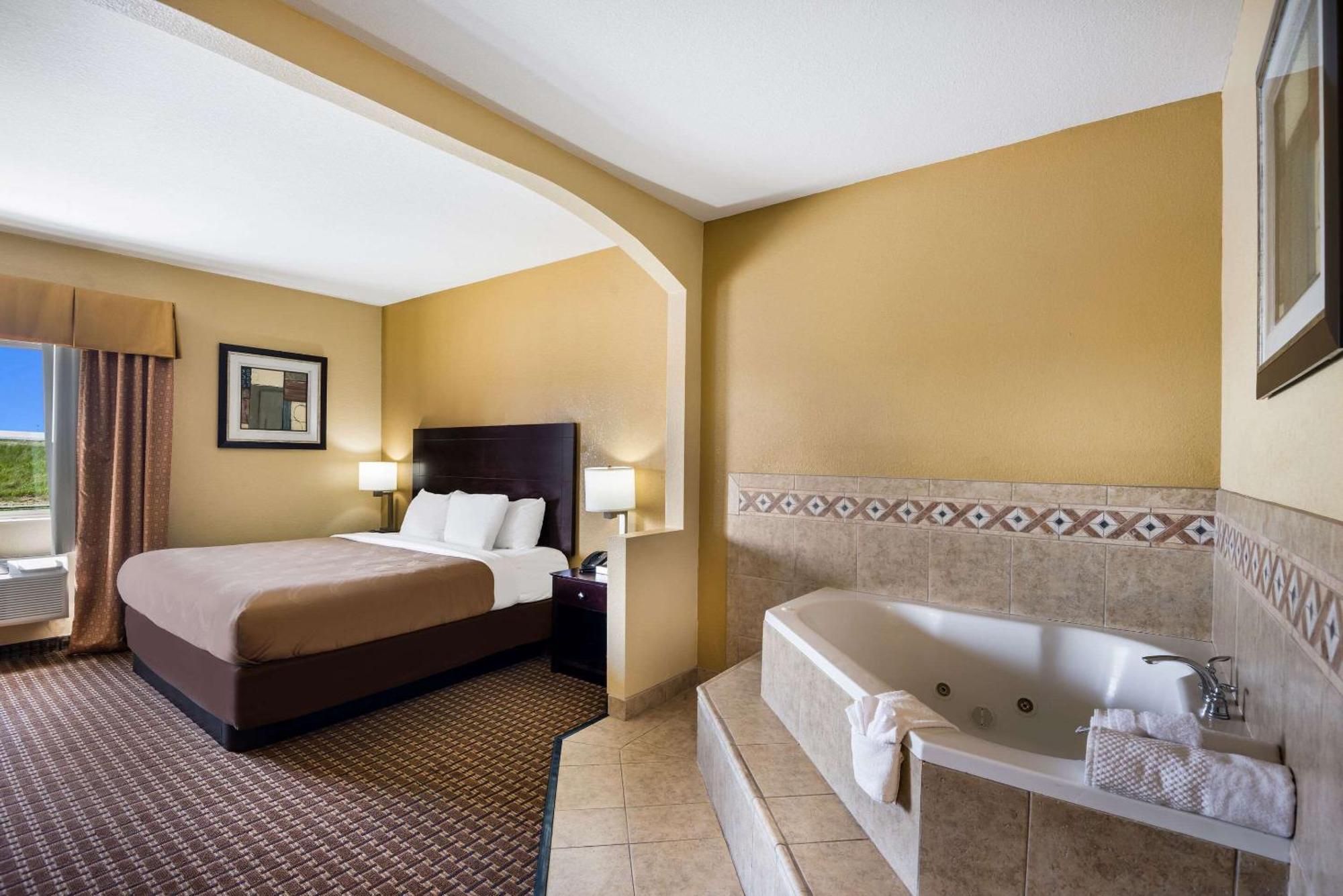 Quality Inn Де-Мойн Экстерьер фото