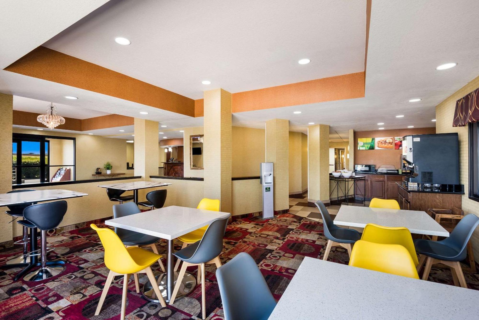 Quality Inn Де-Мойн Экстерьер фото