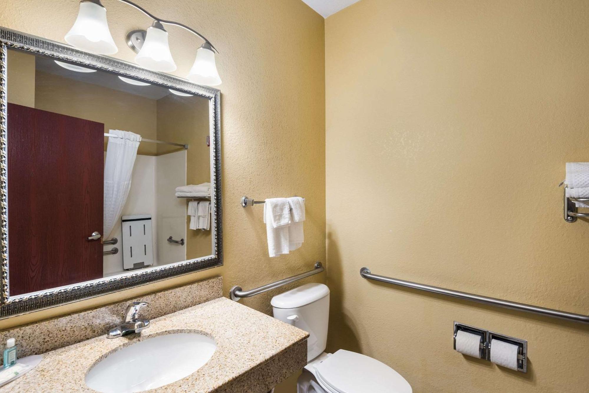 Quality Inn Де-Мойн Экстерьер фото